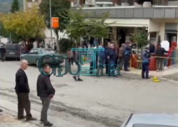 Përplasja mes fiseve përgjak qendrën e Klosit, vritet një 17-vjeçar, në gjendje të rëndë i ati