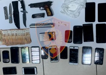 Shpërndante drogë me motor/ Pranga 34- vjeçarit në Pogradec, ja çfarë iu gjet në banesë