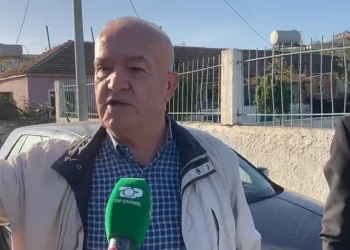 Rrjedhja e gazit në Porto Romano, banorët ndahen në grupe për të protestuar