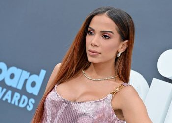 “Është adrenalinë”, këngëtarja e njohur flet për operacionet plastike