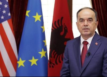 Më pak se tre muaj në detyrë, Begaj shkarkon 17 punonjës brenda javës