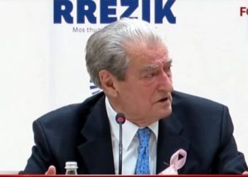 Protestat e pedagogëve, Berisha: Një shofer i FSHZH-së paguhet sa katërfishi i një lektori universiteti