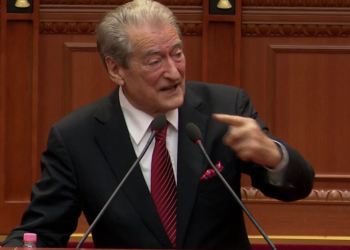 Shehajt i rrethuan biznesin, Berisha: Rama sulmon si i tërbuar, i vuri shiritin si bandit…