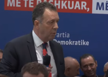 Biberaj “shpërthen” me kritika në mbledhjen e PD: Nuk rrëzohet qeveria me konferenca shtypi