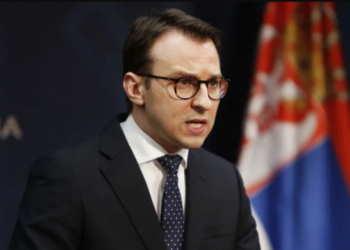 “Vuçiç privatisht e pranon që duhet njohur Kosova”, Petkoviç i përgjigjet deklaratave të Bislimit