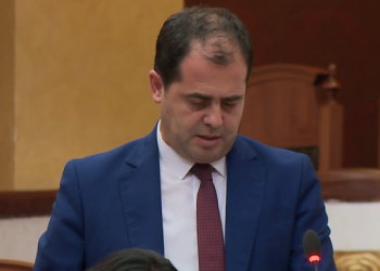 “Komunizmi ka vdekur”/ Bylykbashi-Ramës: Të shohim a do e votosh ligjin e lustracionit