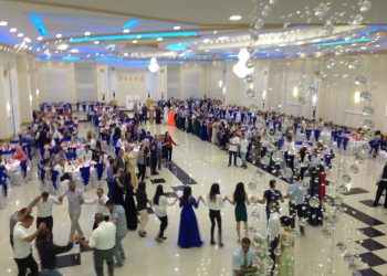 Dasma kthehet në tragjedi, dhëndri qëllohet për vdekje kur del nga kisha