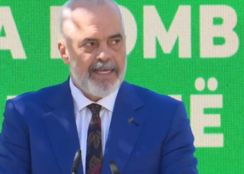 Protesta e pedagogëve për pagat, “dorëzohet” Rama: Të mërkurën i rrisim me 7%