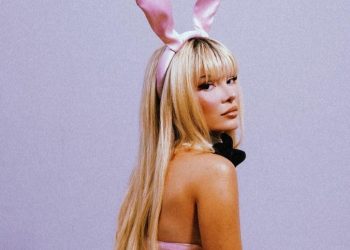 Era Istrefi ndez rrjetin me format bombastike, rikrijon look-un e modeles për Halloween