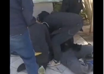 KUJDES pamje të rënda! Protesta e Iranit/ Vajza goditet në kokë, mbulohet në gjak