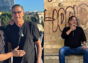 Jim Belushi vjen në Tiranë, shkrep foton te muri me diçiturën “Fu*k shteti”