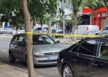 Tritol magazinës në Kamzë, shkatërrohet qepeni i derës