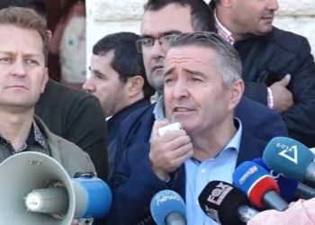 “Rektorët të kenë kujdes”/ Pedagogët vijojnë protestën: Nesër mbledhim forumin me…