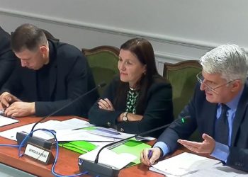 “Je kokrra e komunistit”, Majko përplaset me Alibeajn në Komision: Flet si adoleshent