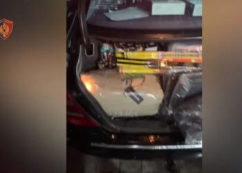Tentoi të kalonte Morinën me lëndë piroteknike, arrestohet 24-vjeçari