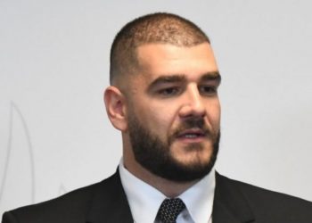 Akuzohet për kontrabandë, arrestohet drejtori i Doganës