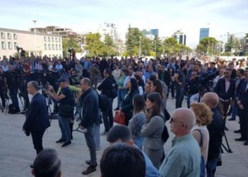 Paralajmëruan grevë, Universiteti i Tiranës miraton rritjen me 8% të pagave të pedagogëve