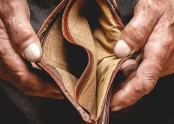 Raporti i KE: Shqipëria me ecurinë më të dobët ekonomike në rajon