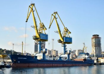 Kontrolle blic në Portin e Durrësit, gjenden 25 mijë euro të paligjshme