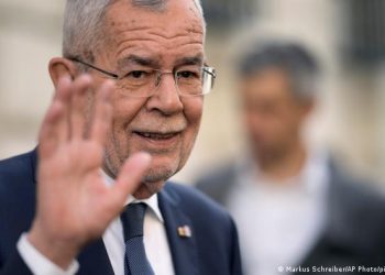 Me shumicë absolute, Aleksandër Van der Bellen rizgjidhet president i Austrisë