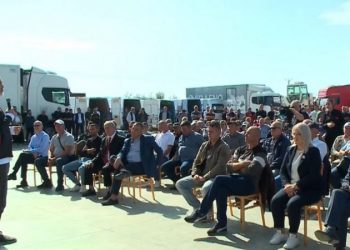 “Në fshat po vdesin për bukë”/ Rama nuk merr parasysh akuzat: Nuk është e vërtetë!