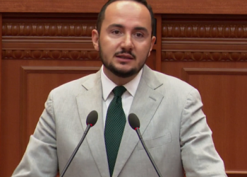 Vdekja e Lear Kurtit, Salianji nga foltorja e Kuvendit: Ky rast na kthen pas te Klodian Rasha