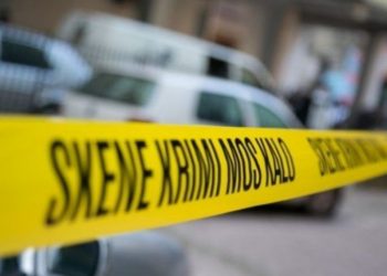 Qëllohet me armë zjarri drejt një makine në Berat