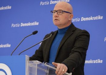 “Ku i mbolle 550 mijë pemët?”/ Strazimiri ironizon Veliaj: Tek inceneratori i Tiranës?