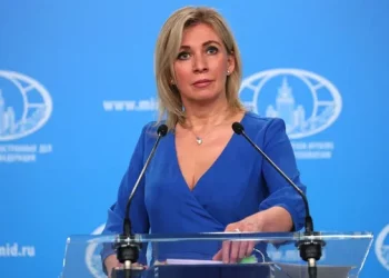Ukraina shpall në kërkim ish-presidentin rus Medvedev dhe zëdhënësen Zakharova