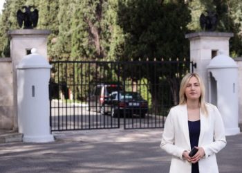 Plani i Ministrisë së Ansamblit të Pallatit të Brigadave, PD: Masakrues, po e jep me koncension