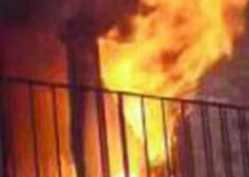 Zjarr në Gjirokastër, shkrumbohet një banesë