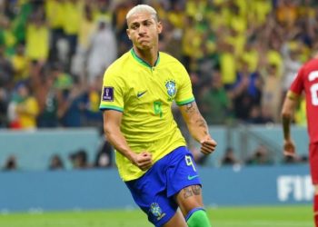 Shpërthen festa, Riçarlison shënon për Brazilin