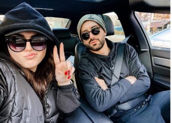 “Fifi pozon nudo”, komenti i Adisit merr vëmendjen