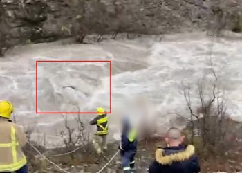 Uji u merr makinën/ Tragjedi në Malësi, ndërrojnë jetë babë e bir