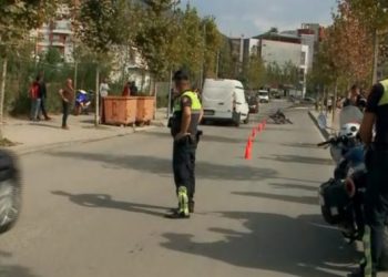 E rëndë/ E përplas makina, humb jetën kalimtarja –