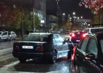 Makina përplas këmbësoren në Memaliaj –