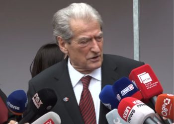 “Bredh nëpër samite”, Berisha: Rama, avokati më i shpifur i Vuçiç