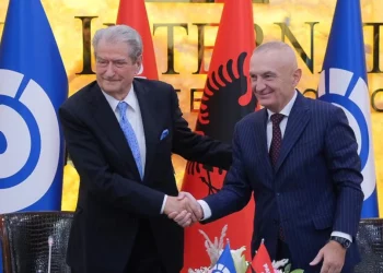 Përfundon takimi Berisha-Meta në selinë e PD –