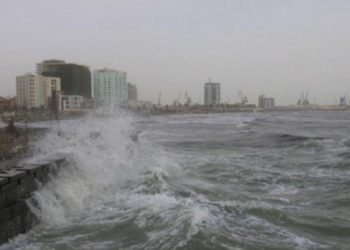 Moti i keq/ Ndalohet peshkimi e lundrimi i mjeteve të vogla –