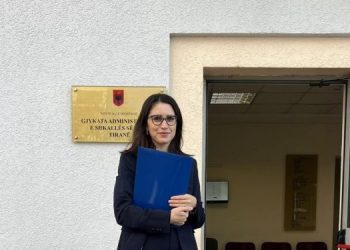 Kundër traut në Divjakë, deputetja e PD dorëzon padi në Gjykatë –