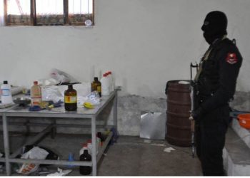 Laboratori i drogës në Fier, 2 kolumbianë ekspertë të përpunimit…