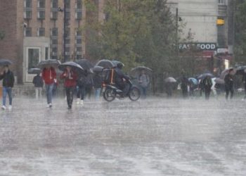 Moti i keq “pushton” Elbasanin, ndërpritet energjia elektrike –