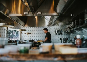 Europa në emergjencë për punonjës, “kthen sytë” nga Shqipëria –