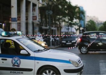 Arrestohet këngëtari grek me armë, e shoqëronin dy shqiptarë