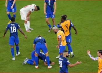 Protestuesit iranianë festojnë humbjen ndaj Amerikës, 450 të vdekur