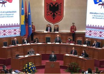 Rama merr fjalën në Kuvendin e përbashkët, largohen deputetët e PD –