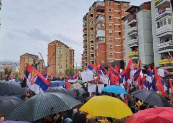 Tensionet në veri, Lista Serbe nxjerr në protestë gratë dhe nënat