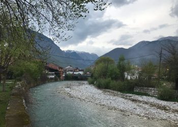 Shqiptarët rrahin dhëndrin dhe e hedhin në lumë –