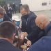 VIDEO/ Tjetër incident për Macron, e qëllojnë me shpullë në publik –