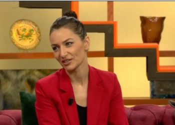 “Do luftoj për vajzën”, gazetarja rrëfen betejën me kancerin –